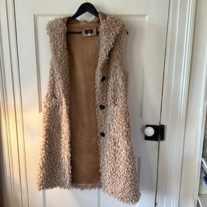 Sleeveless Boucle coat. Norla Canada for Anthropologie